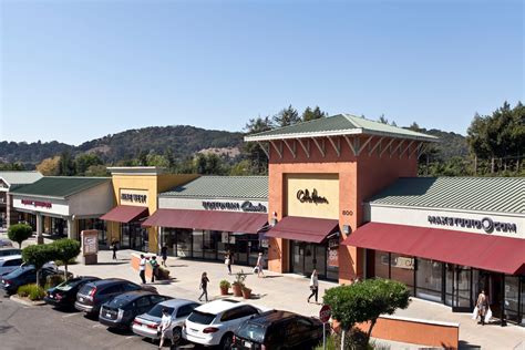 napa premium outlets stores